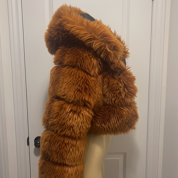 Faux fur coat - Picture 3 of 5